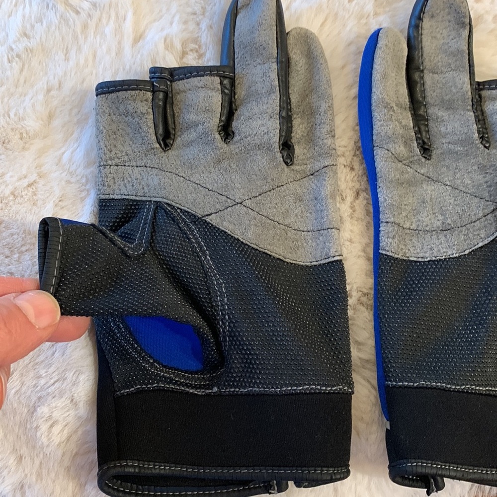 Water or wake board ski gloves. - Picture 7 of 10